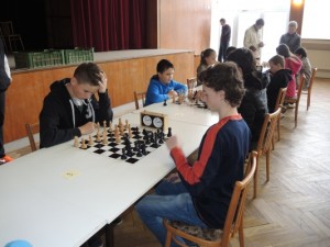 šach. turnaj 4